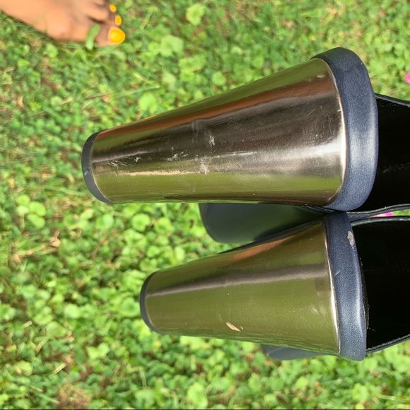 🦋 🎉HP🎉 NWOT Halston Navy Leather Bootie - 7M - Picture 8 of 8